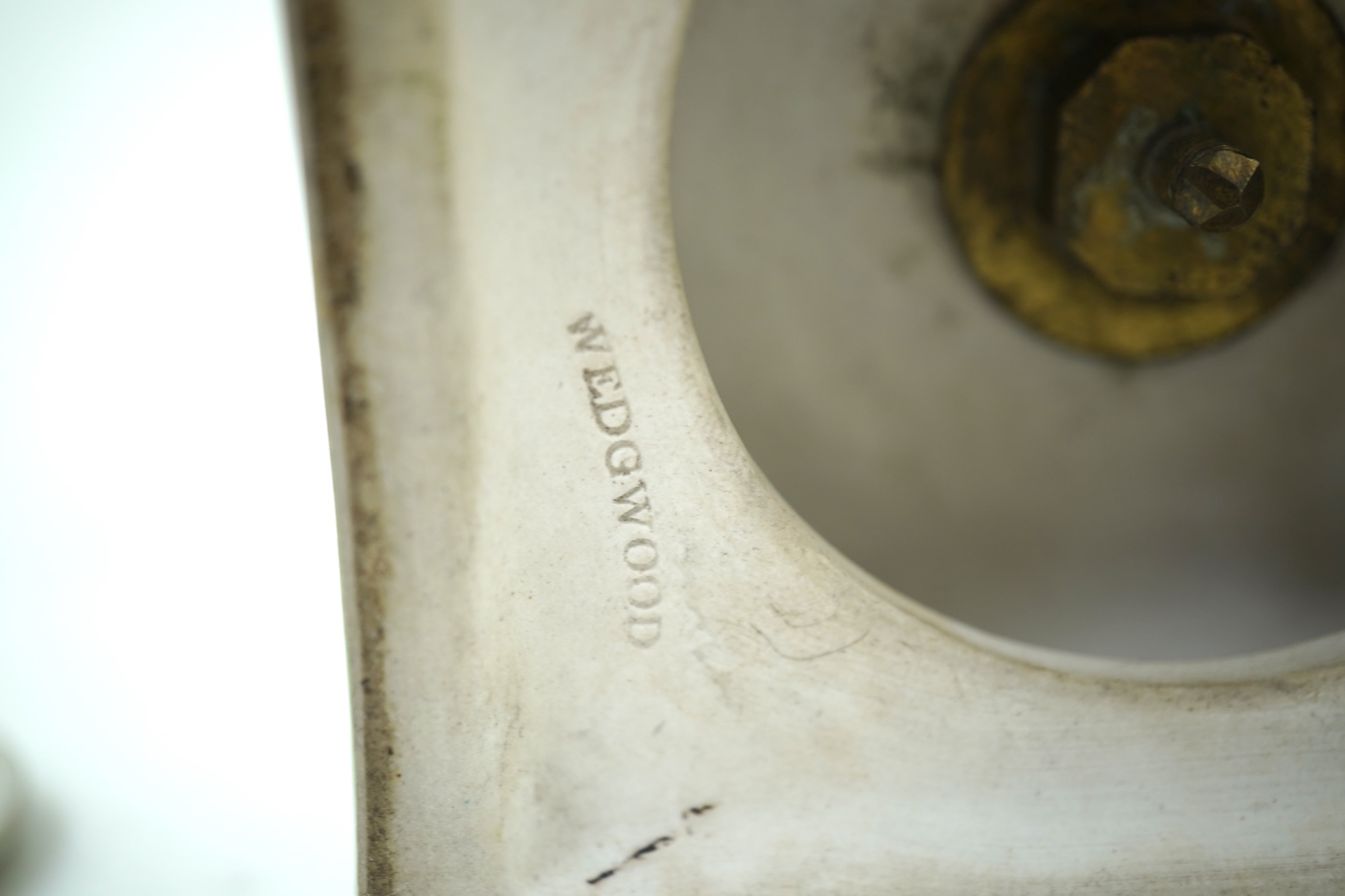 A Wedgwood green jasperware covered pot pourri urn, early 19th century